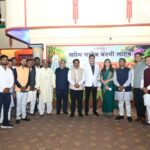 महान संत कबीर साहेब के पवित्र धाम दामाखेड़ा आश्रम में पर्यटन मंत्री राजेश अग्रवाल का धर्मगुरु प्रकाश मुनिनाम से सौजन्य भेंट